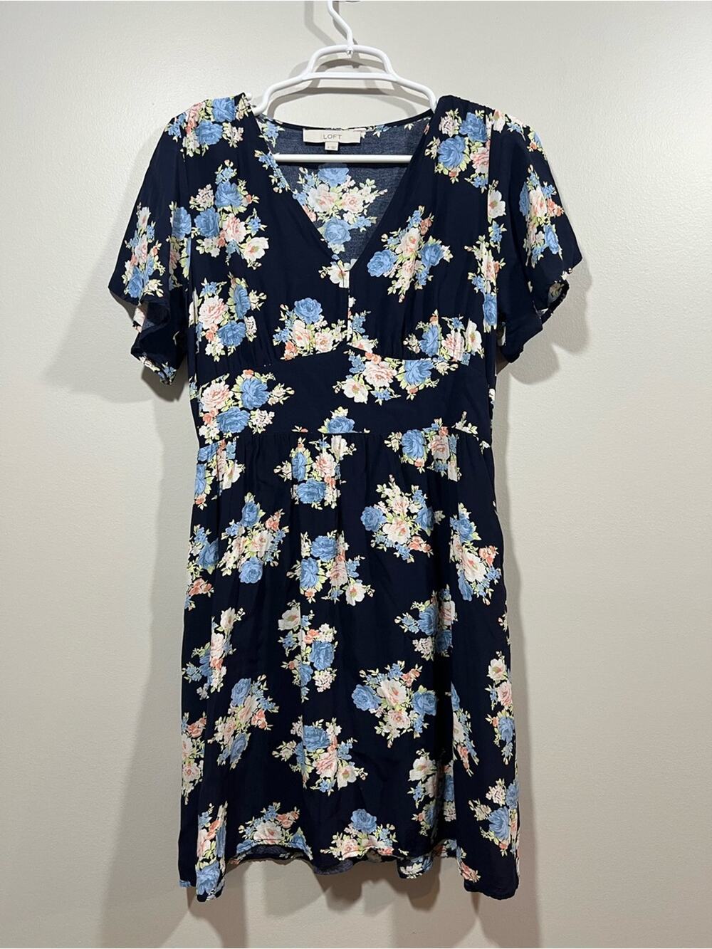 LOFT Navy Floral V-Neck Short Sleeve Dress Size 8